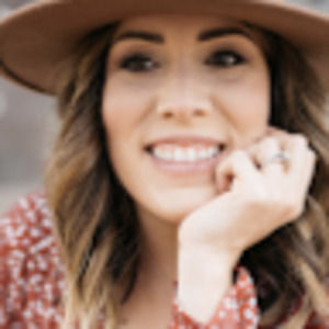 Meet your Posher, Desiree